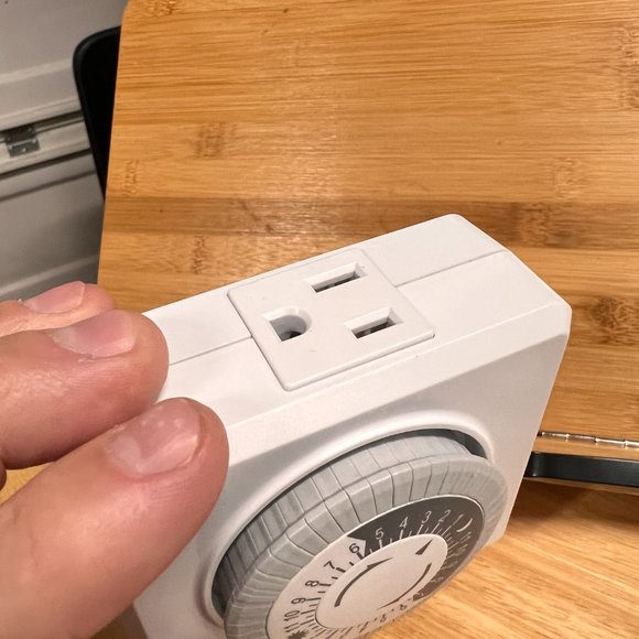 Lot of 2 Mechanical 24 Hour Indoor Plug-In Timer, PowerCube Remote 4 Outlets‎ - Picture 10 of 10